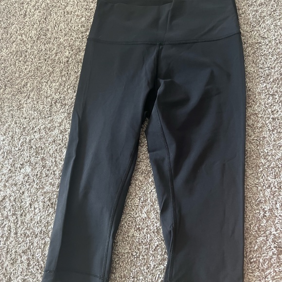 Lululemon crop leggings - Picture 2 of 5